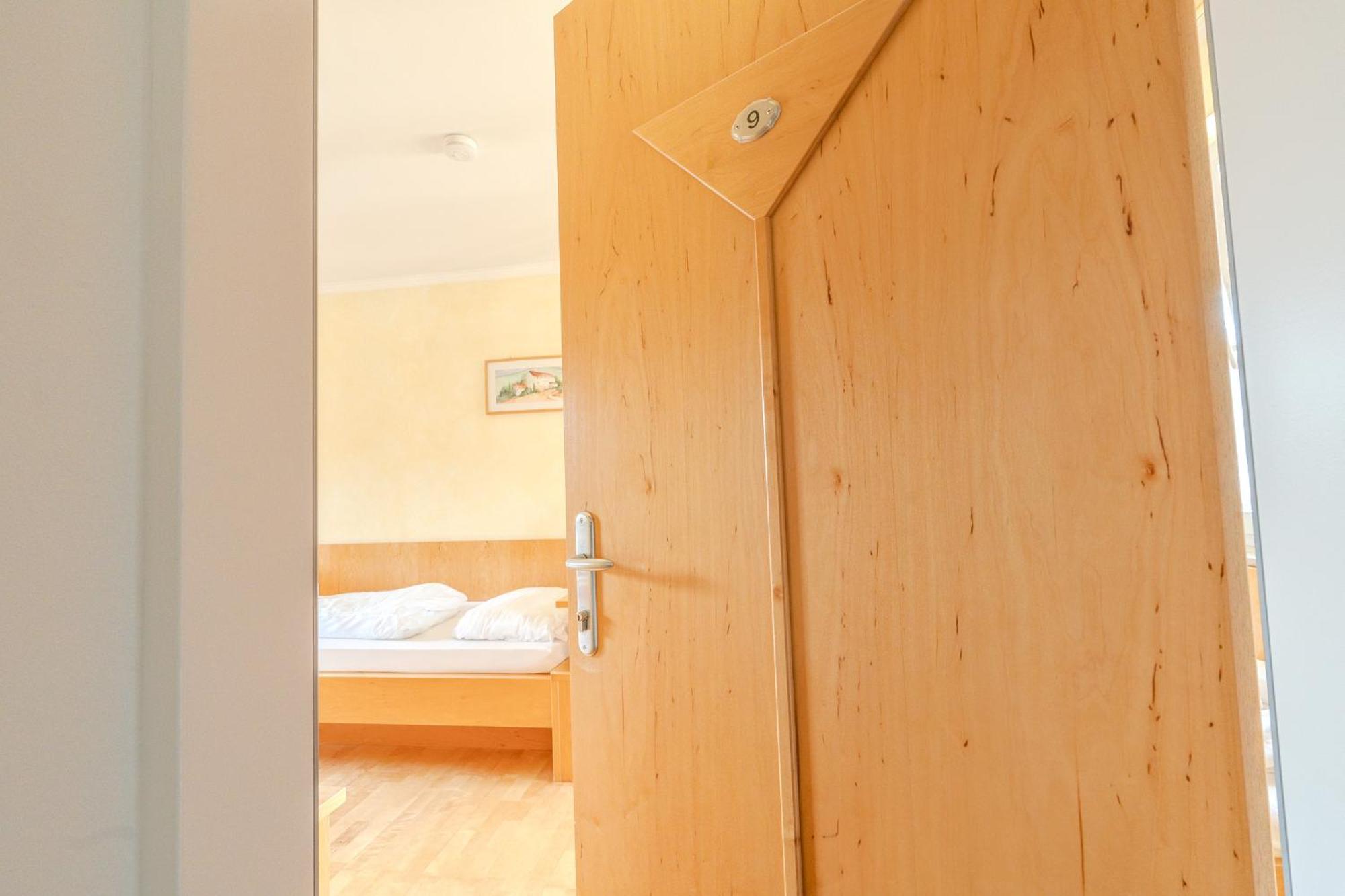Whats-App Self-Check-In - Villa Maria Theresia Bad Goisern Δωμάτιο φωτογραφία