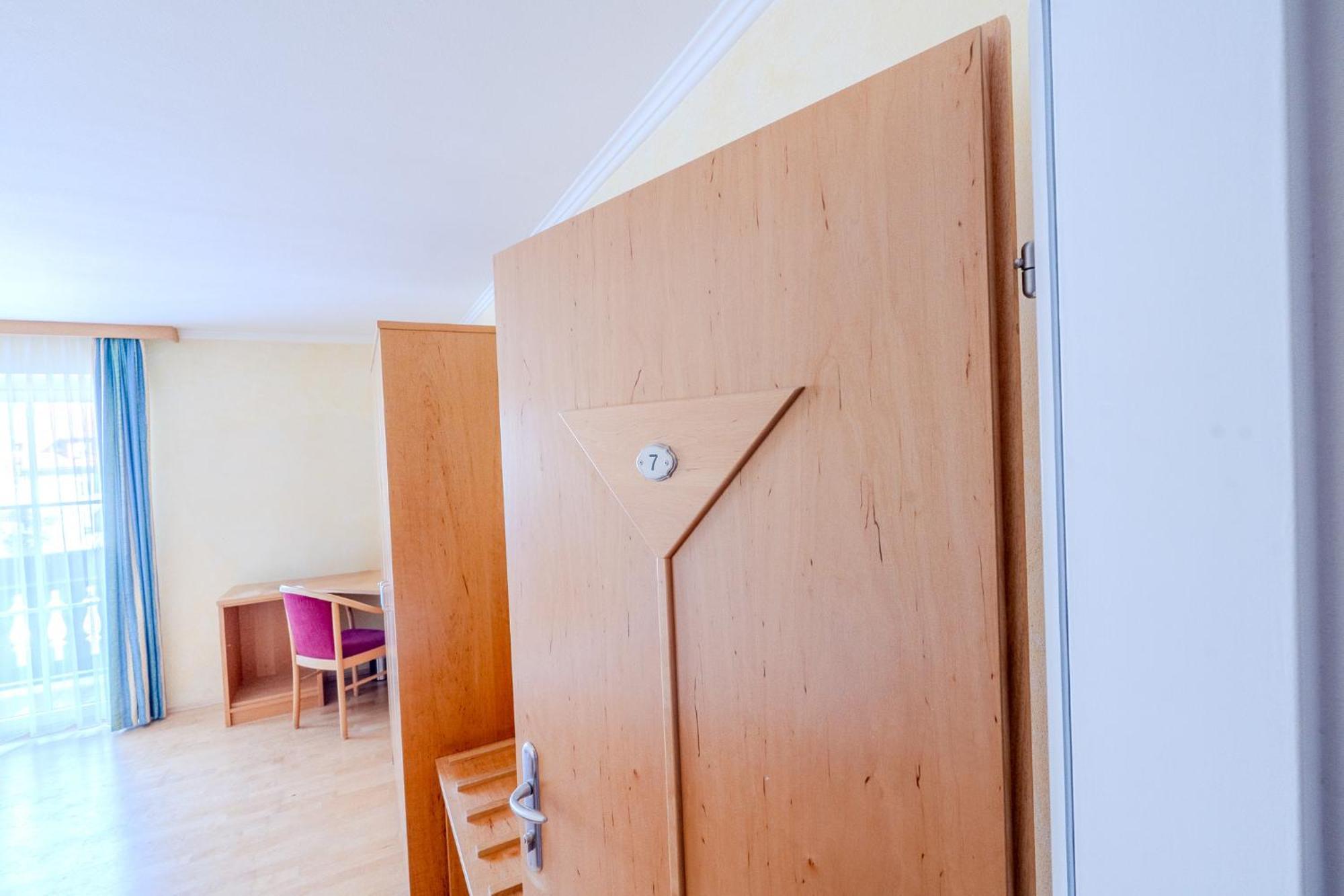 Whats-App Self-Check-In - Villa Maria Theresia Bad Goisern Δωμάτιο φωτογραφία